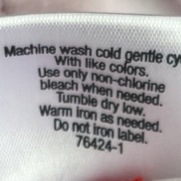 ST. JOHN’S BAY RED SHORTS EUC - Picture 5 of 8